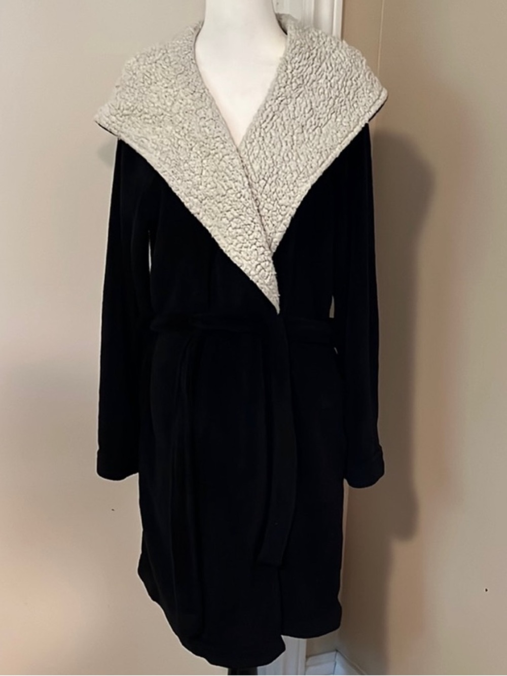 Victorias Secret • Women’s Size XS/S • Black Robe with Fluffy White Hood, Belt